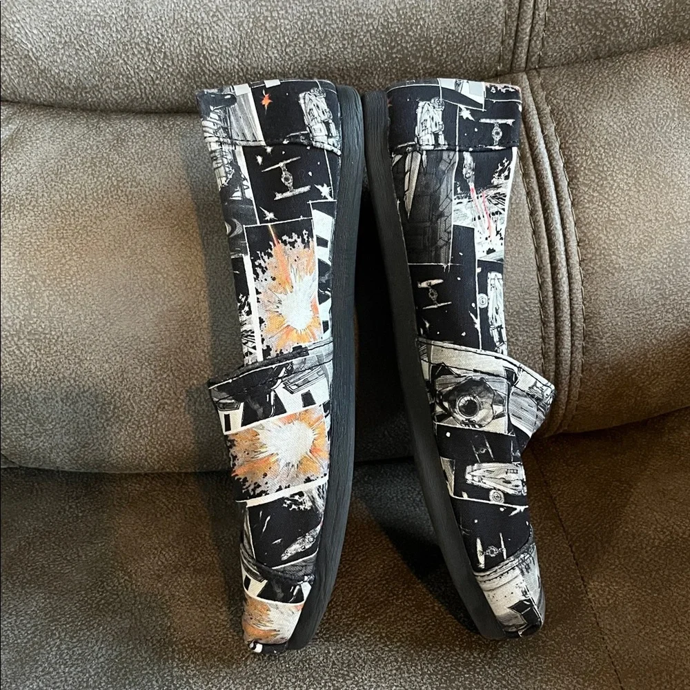 Star Wars Death Star TOMS Slip On Shoes - Picture 4 of 9